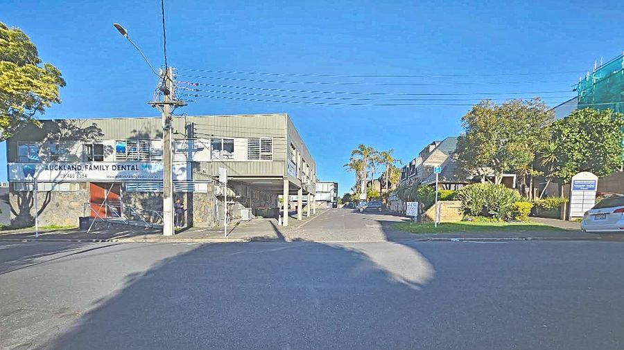 The lane off Dodson Avenue leading to Shoreline Massage | Milford