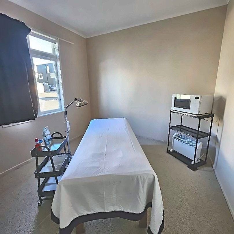 Second private treatment room at Shoreline Massage Milford